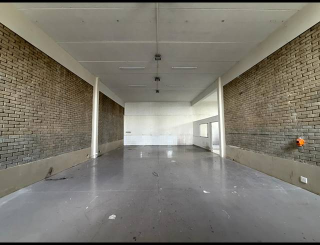 375M² WAREHOUSE TO LET IN HALFWAY HOUSE